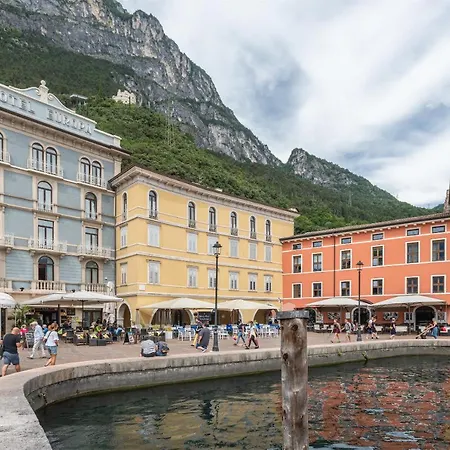 Casa La Torre, The View On The Lake Riva del Garda Exterior photo