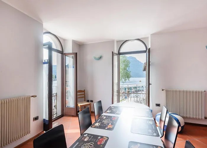 Casa La Torre, The View On The Lake